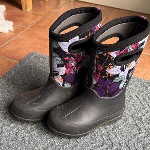 Floral Black and Purple Bogs
